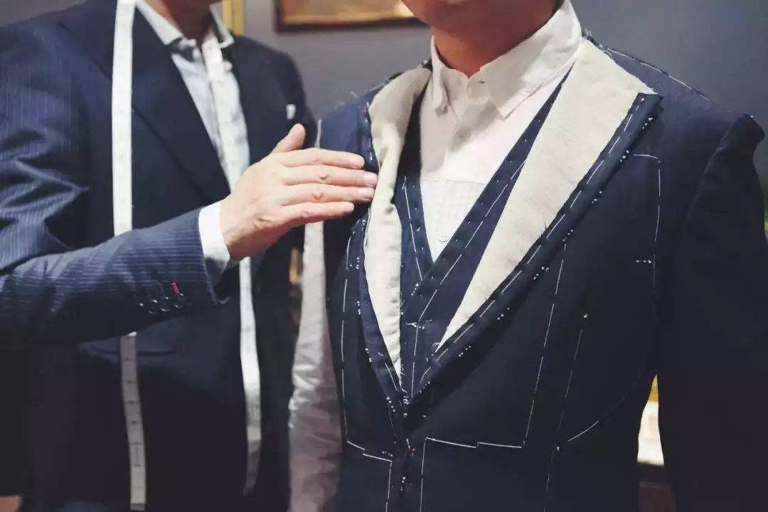 淄博職業(yè)裝也能突顯風格