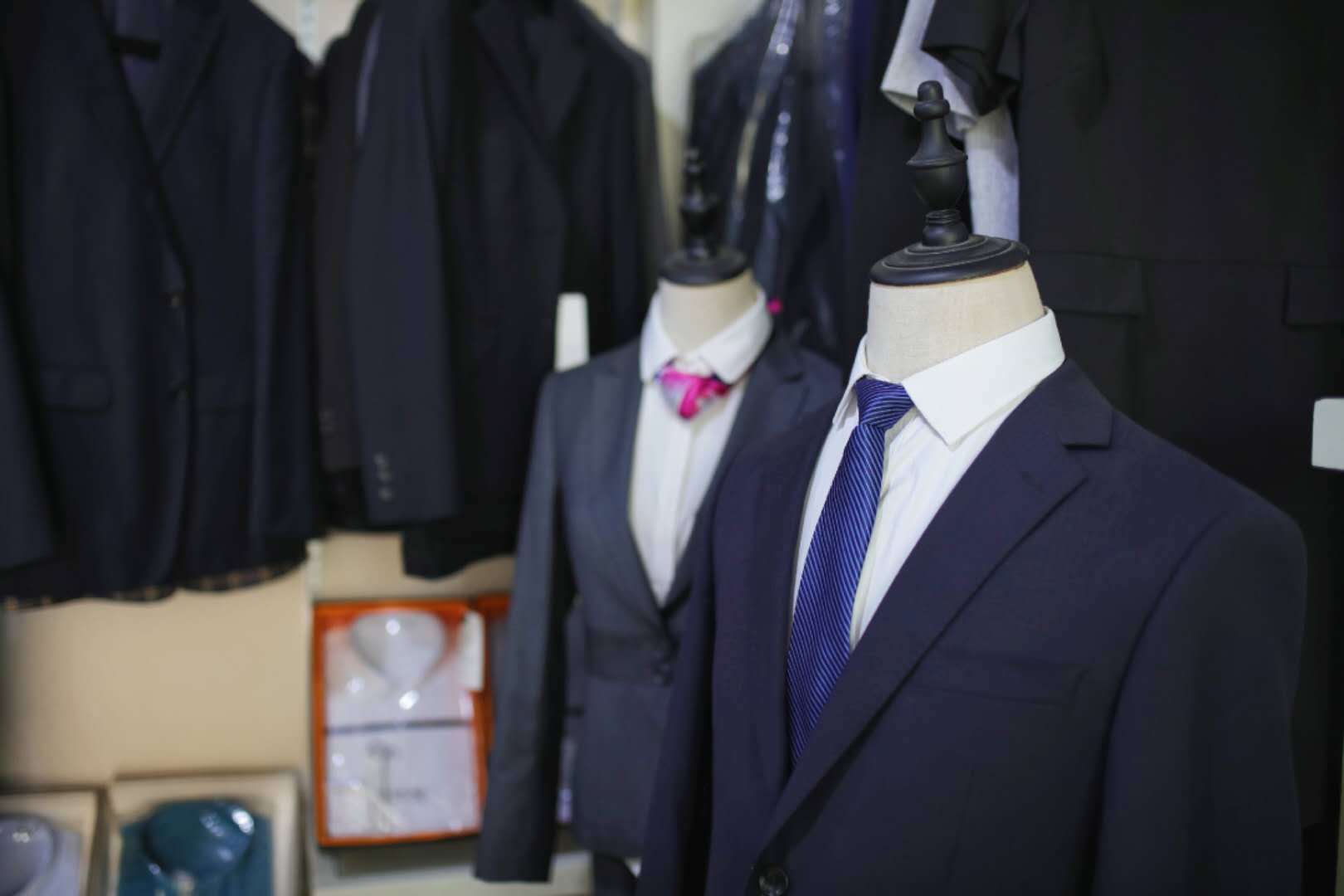 山東西服定做的歷史與發(fā)展